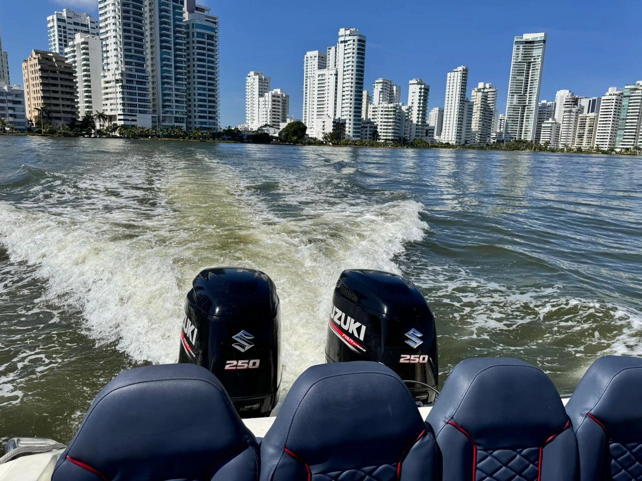 Alquiler de bote deportivo